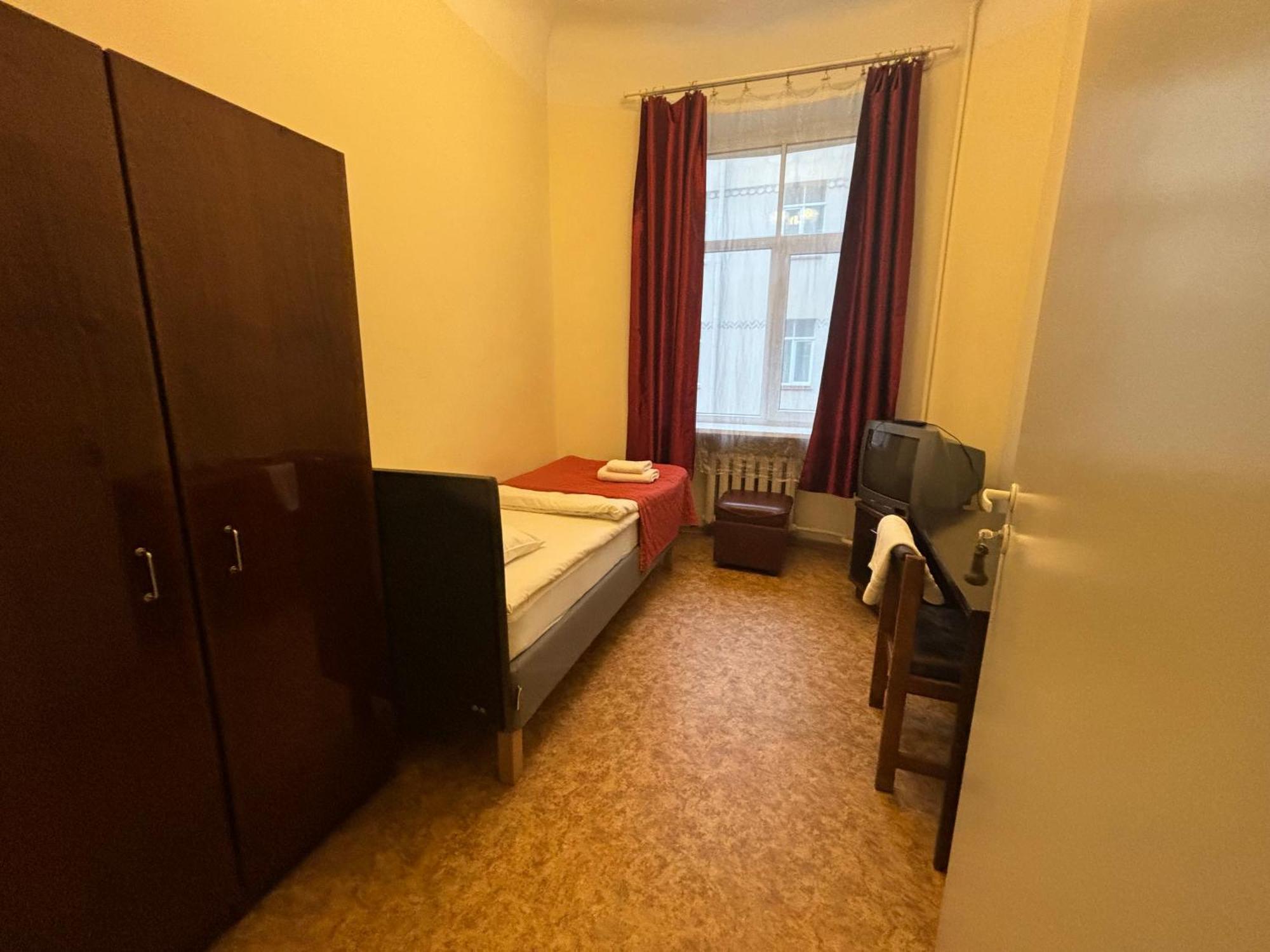 Hostel Viktorija With Private Rooms Ρίγα Εξωτερικό φωτογραφία