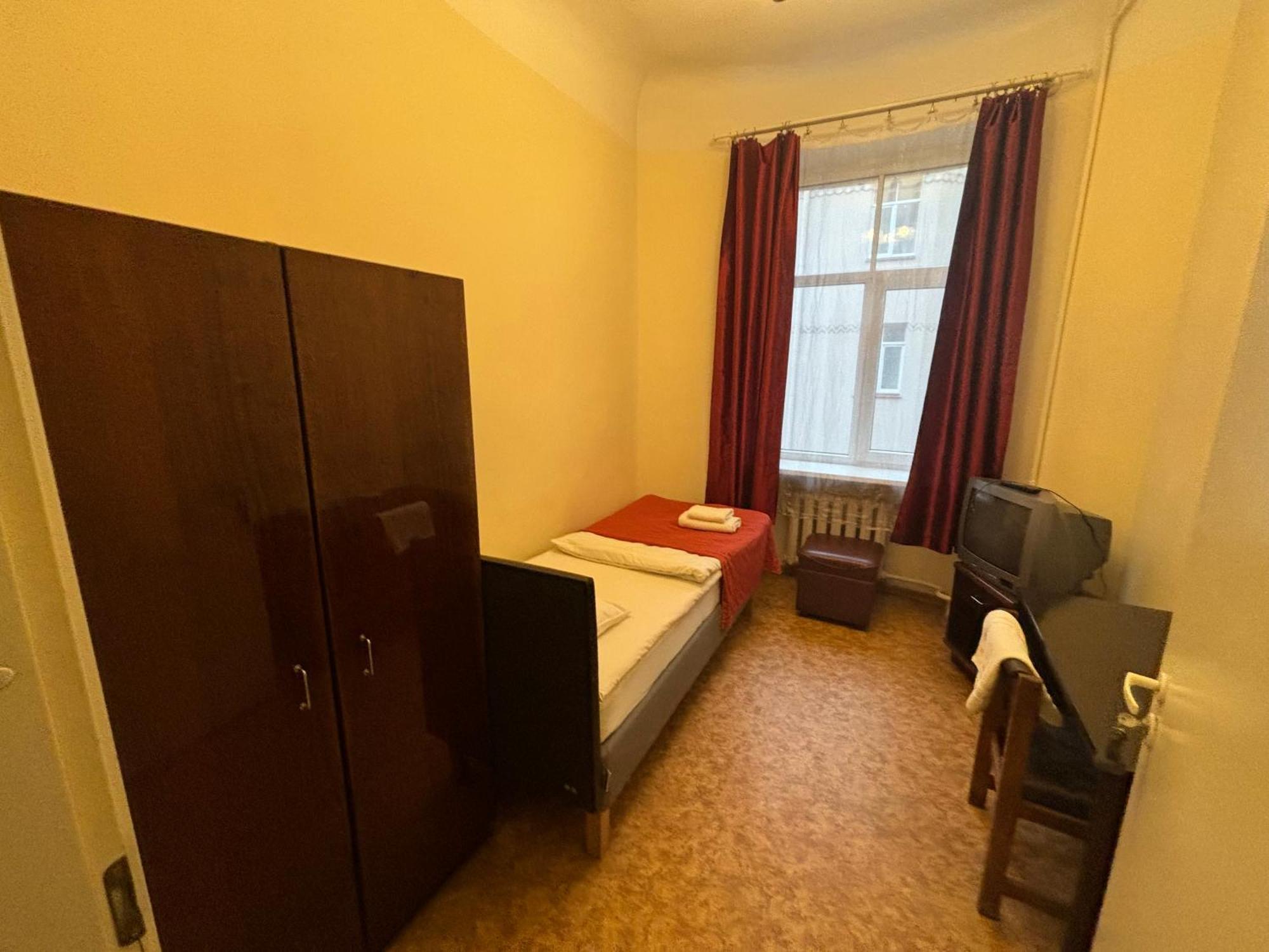 Hostel Viktorija With Private Rooms Ρίγα Εξωτερικό φωτογραφία