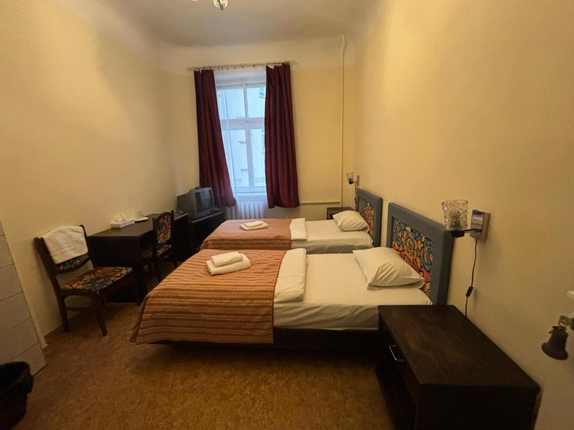 Hostel Viktorija With Private Rooms Ρίγα Εξωτερικό φωτογραφία