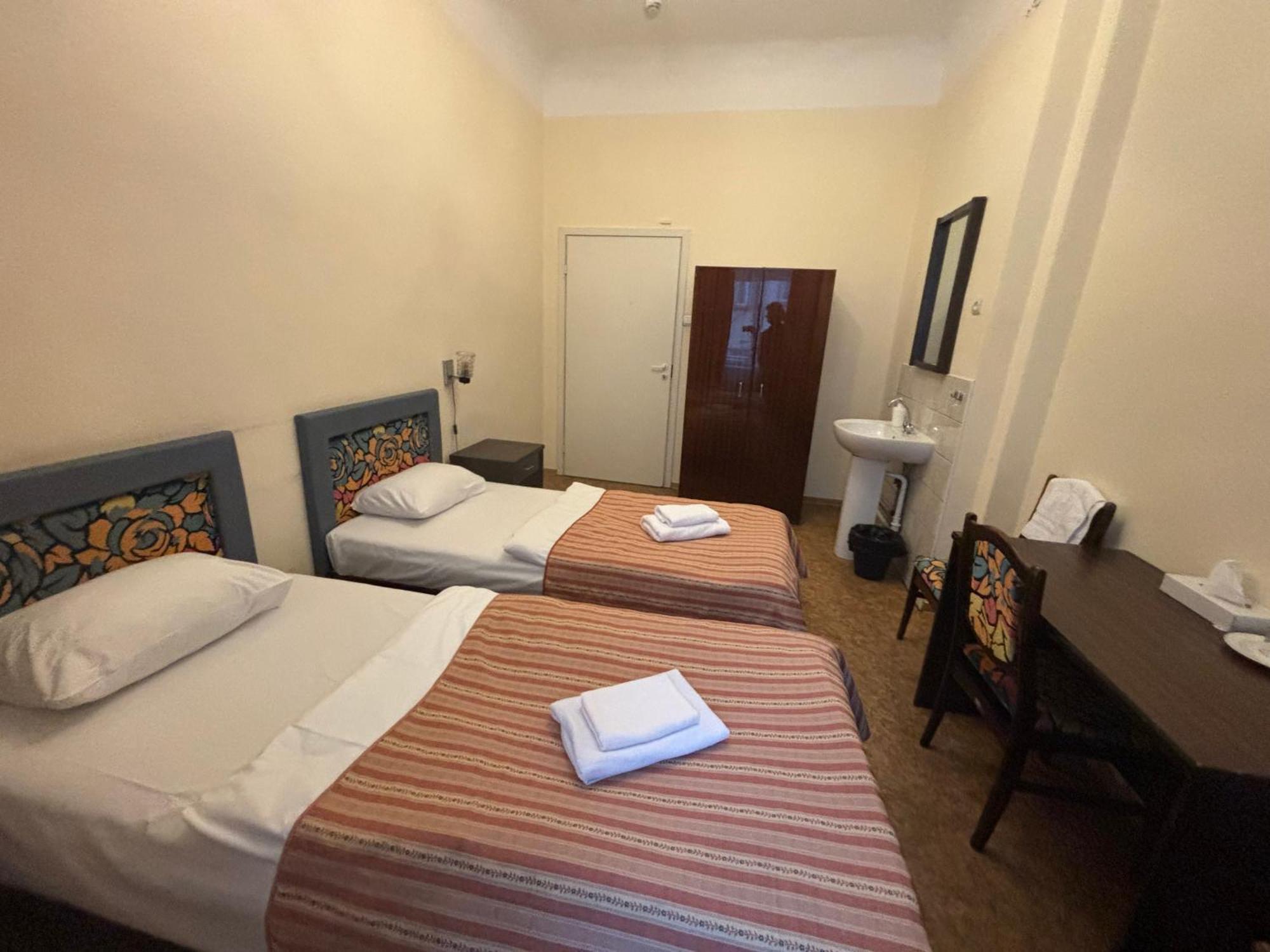 Hostel Viktorija With Private Rooms Ρίγα Εξωτερικό φωτογραφία